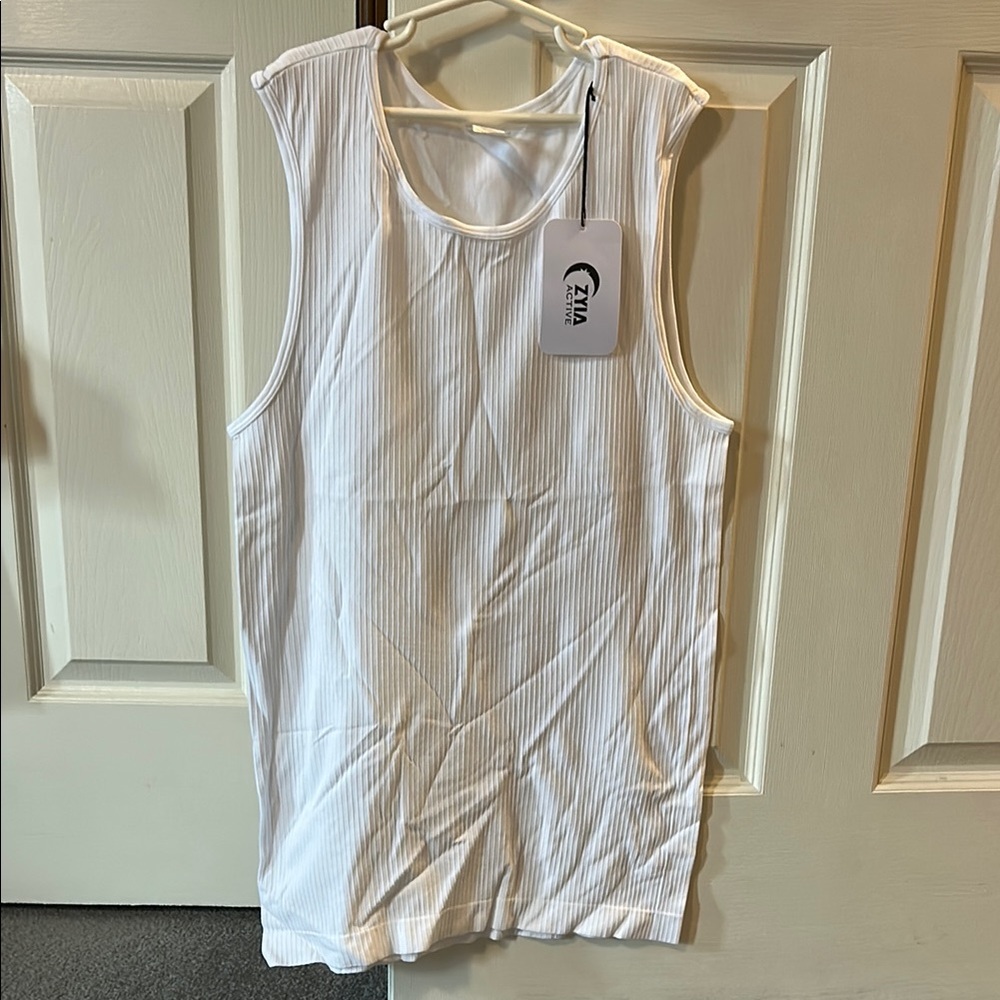 Zyia white parallel tank